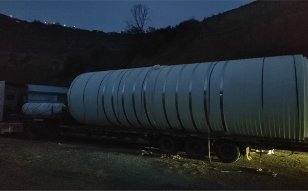 山丹圆桶运输途中