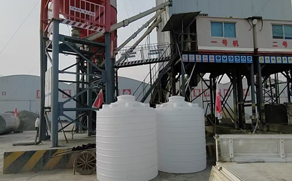 山丹立式运输桶交付案例｜全新PE材质 · 多行业适配 · 批量稳定供应